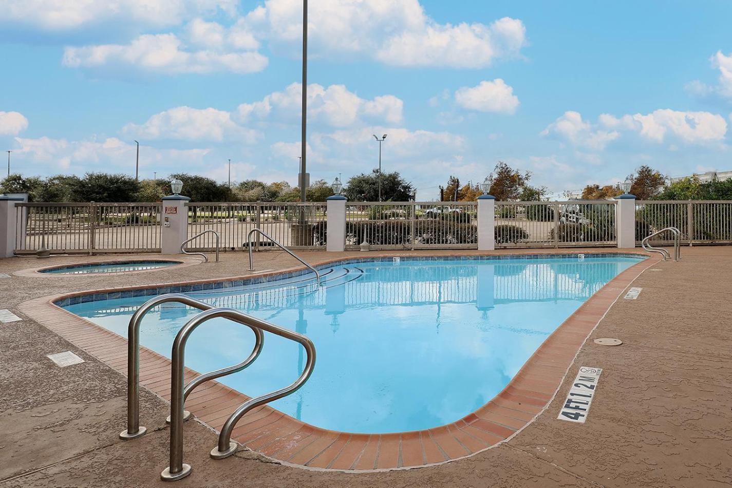 Hotel Sonesta Essential Houston Westchase Extérieur photo
